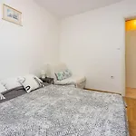 Traumhaftes Nur 70 Meter Zum Mit Meerblick Und Privatparkplatz Apartman *