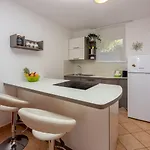 Traumhaftes Nur 70 Meter Zum Mit Meerblick Und Privatparkplatz Selce