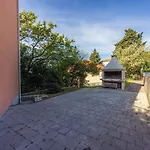 Traumhaftes Nur 70 Meter Zum Mit Meerblick Und Privatparkplatz Apartman Selce