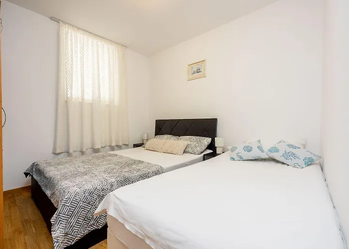 Traumhaftes Nur 70 Meter Zum Mit Meerblick Und Privatparkplatz * Selce