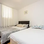 Traumhaftes Nur 70 Meter Zum Mit Meerblick Und Privatparkplatz * Selce