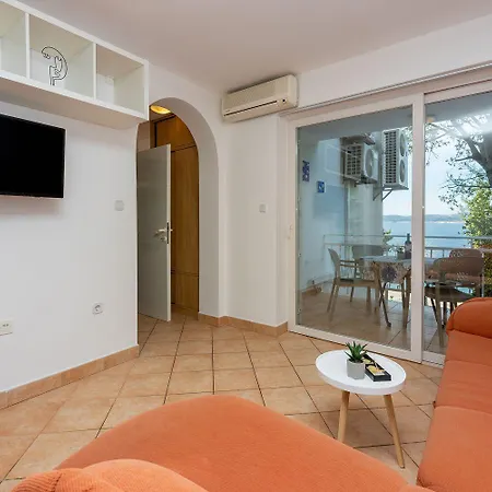 Traumhaftes Nur 70 Meter Zum Mit Meerblick Und Privatparkplatz *