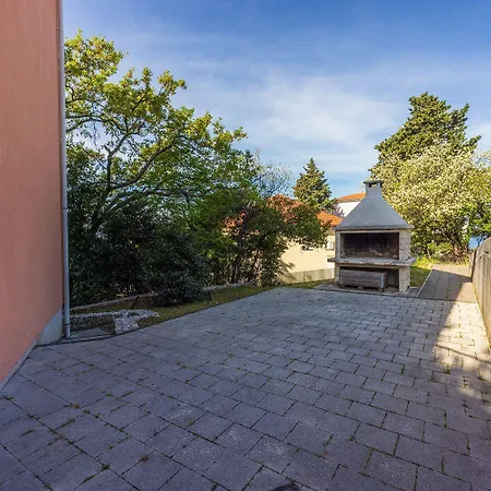 Traumhaftes Nur 70 Meter Zum Mit Meerblick Und Privatparkplatz Apartman Selce