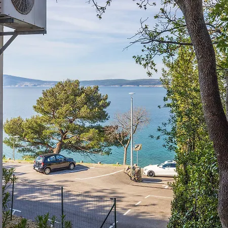 Traumhaftes Nur 70 Meter Zum Mit Meerblick Und Privatparkplatz Apartmán *