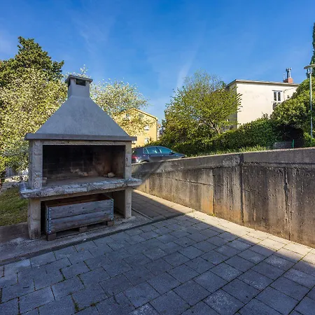 Traumhaftes Nur 70 Meter Zum Mit Meerblick Und Privatparkplatz *
