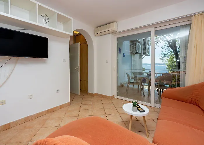 Traumhaftes Nur 70 Meter Zum Mit Meerblick Und Privatparkplatz *