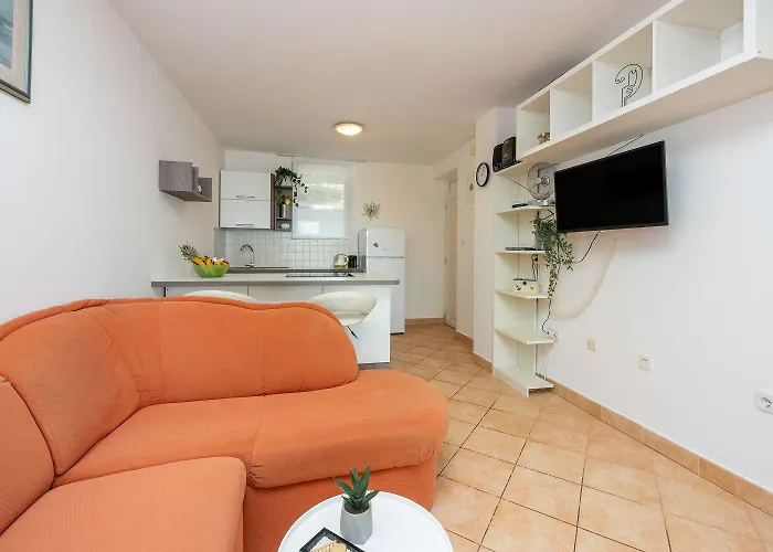 Traumhaftes Nur 70 Meter Zum Mit Meerblick Und Privatparkplatz