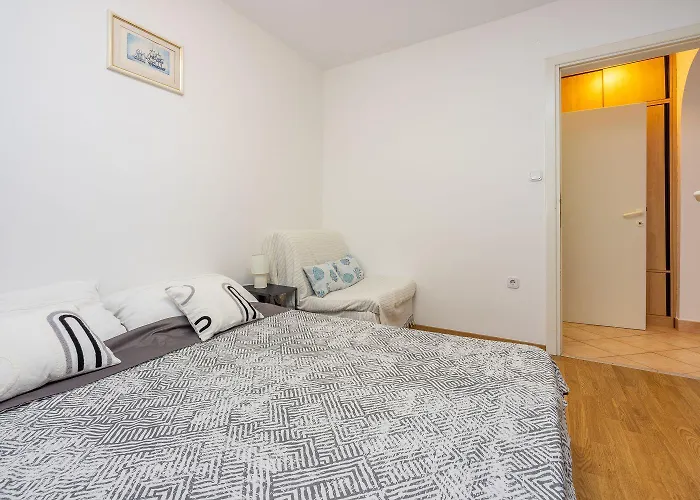 Traumhaftes Nur 70 Meter Zum Mit Meerblick Und Privatparkplatz شقة *