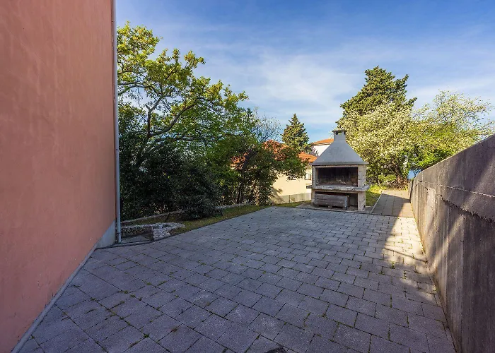 Traumhaftes Nur 70 Meter Zum Mit Meerblick Und Privatparkplatz Apartamento Selce