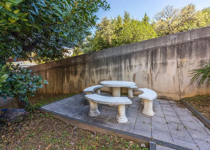 Traumhaftes Nur 70 Meter Zum Mit Meerblick Und Privatparkplatz شقة *